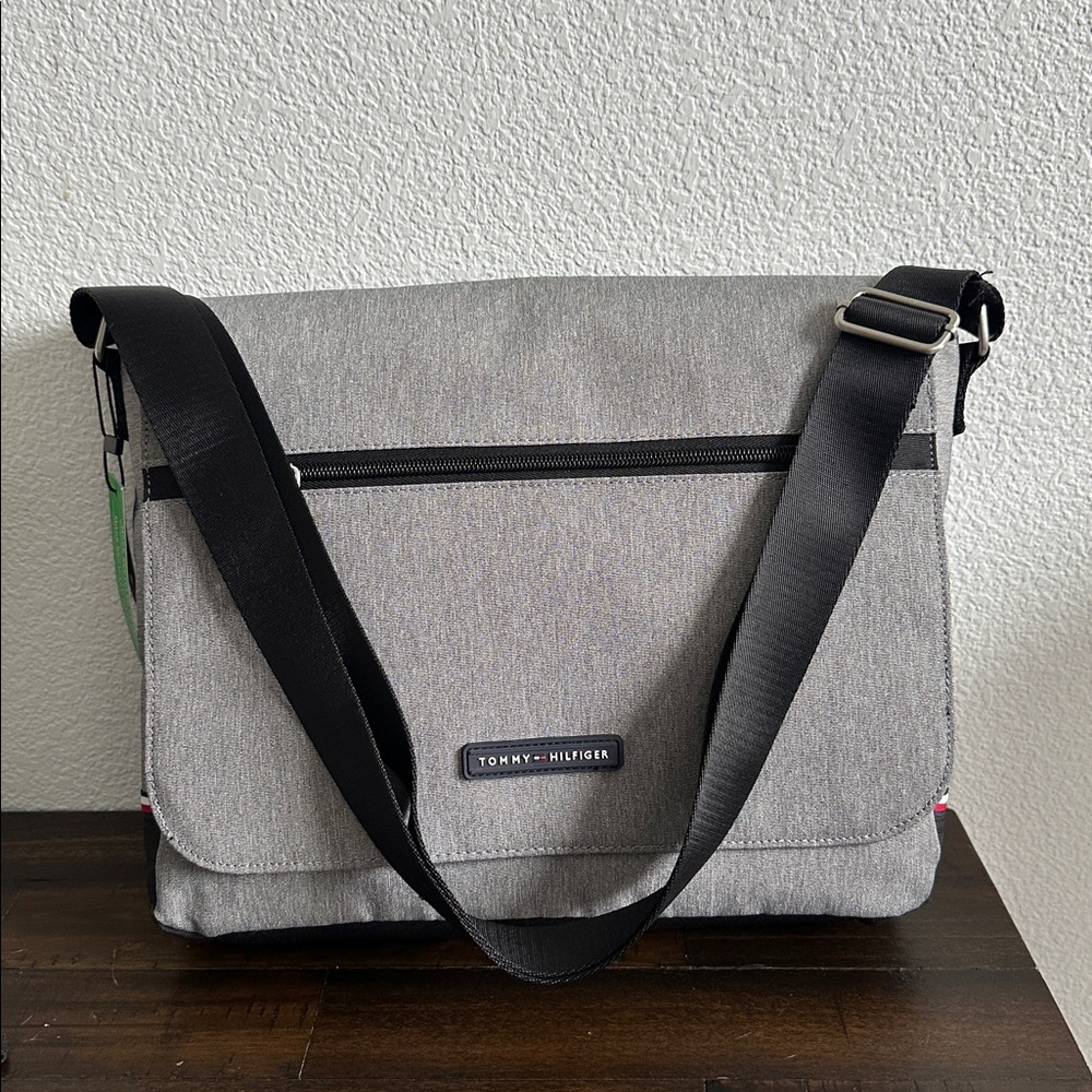 Tommy Hilfiger Flap Closure Messenger Bag NWT